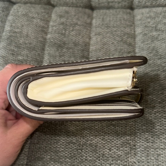 Kate Spade Ivory Wallet - Picture 7 of 7